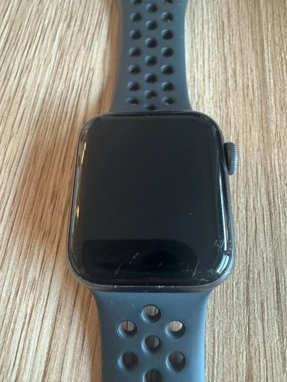 Apple Watch Nike Series 5 GPS, 40mm Space Gray Aluminum Case with Anthracite/Bla